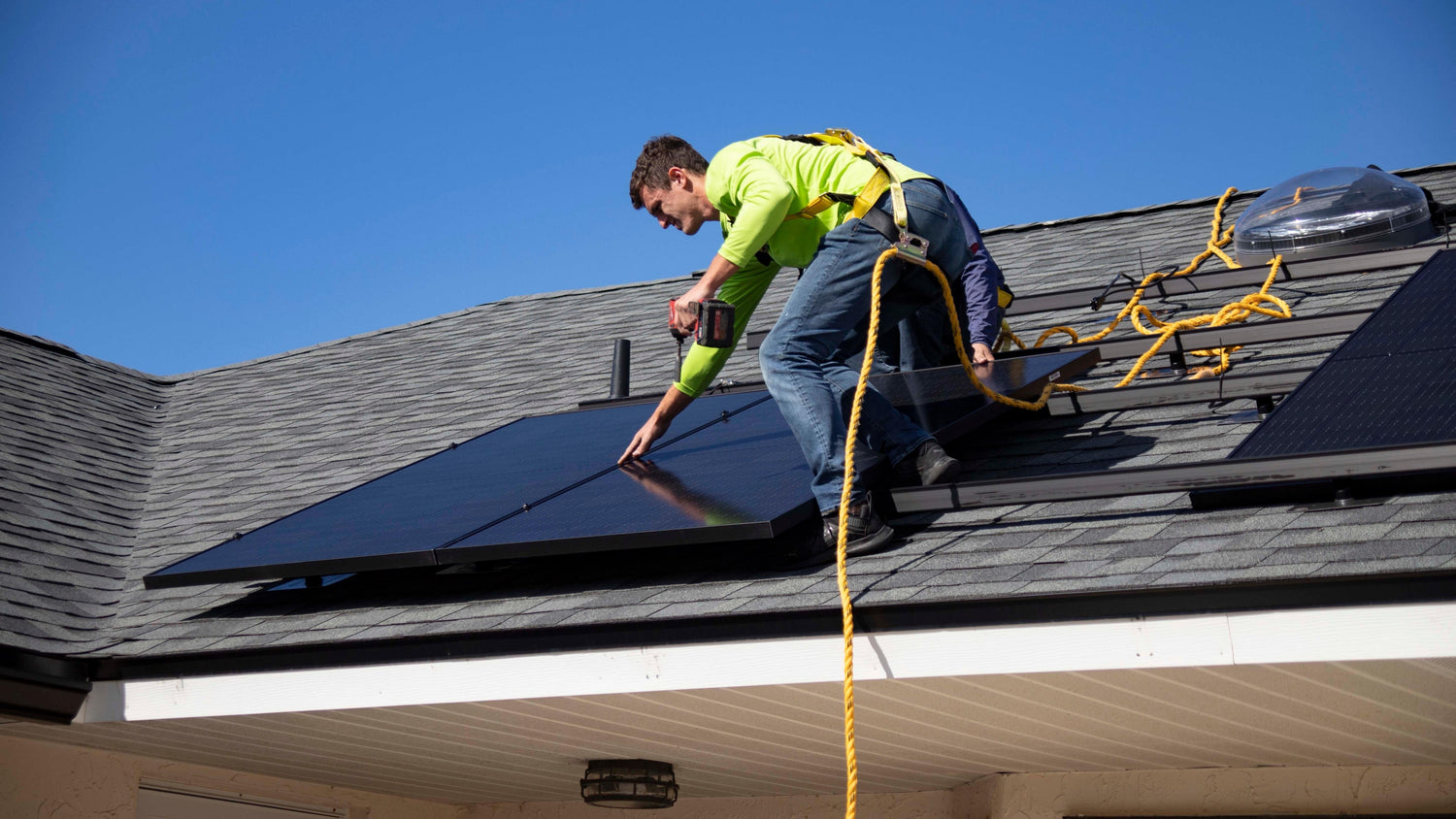 how to remove solar panels from roof
